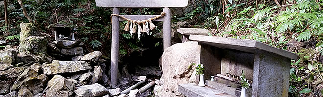 人があまり立ち入らない洞窟はパワーいっぱい